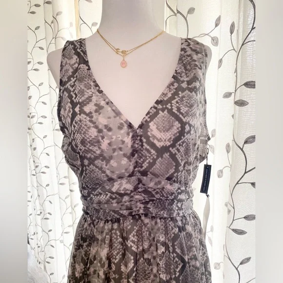 NWT Leith Gray Light Pink Snake Print Sleeveless Women's Maxi Dress Size Small - Picture 4 of 10